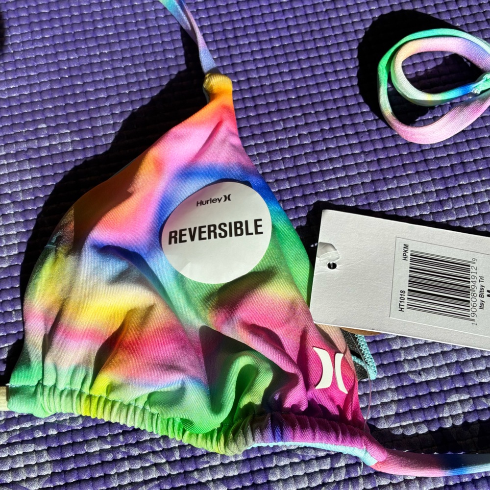 SOLD ELSEWHERE….NWT HURLEY ITSY BITSY BIKINI TOP tri color M reversible Sky Blue